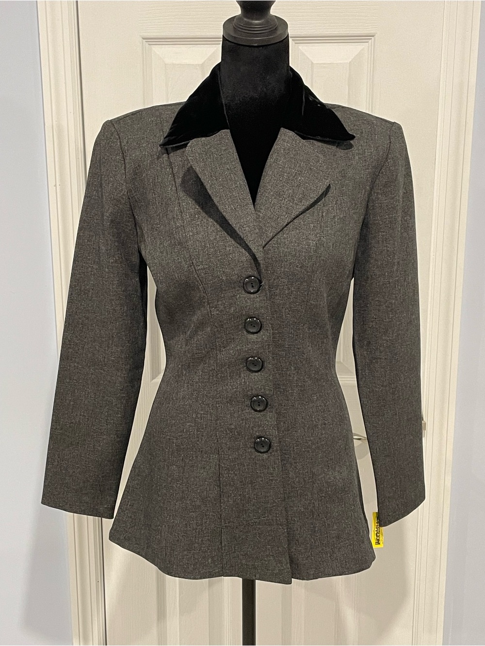 Tailored Women's Charcoal Blazer with Velvet Collar